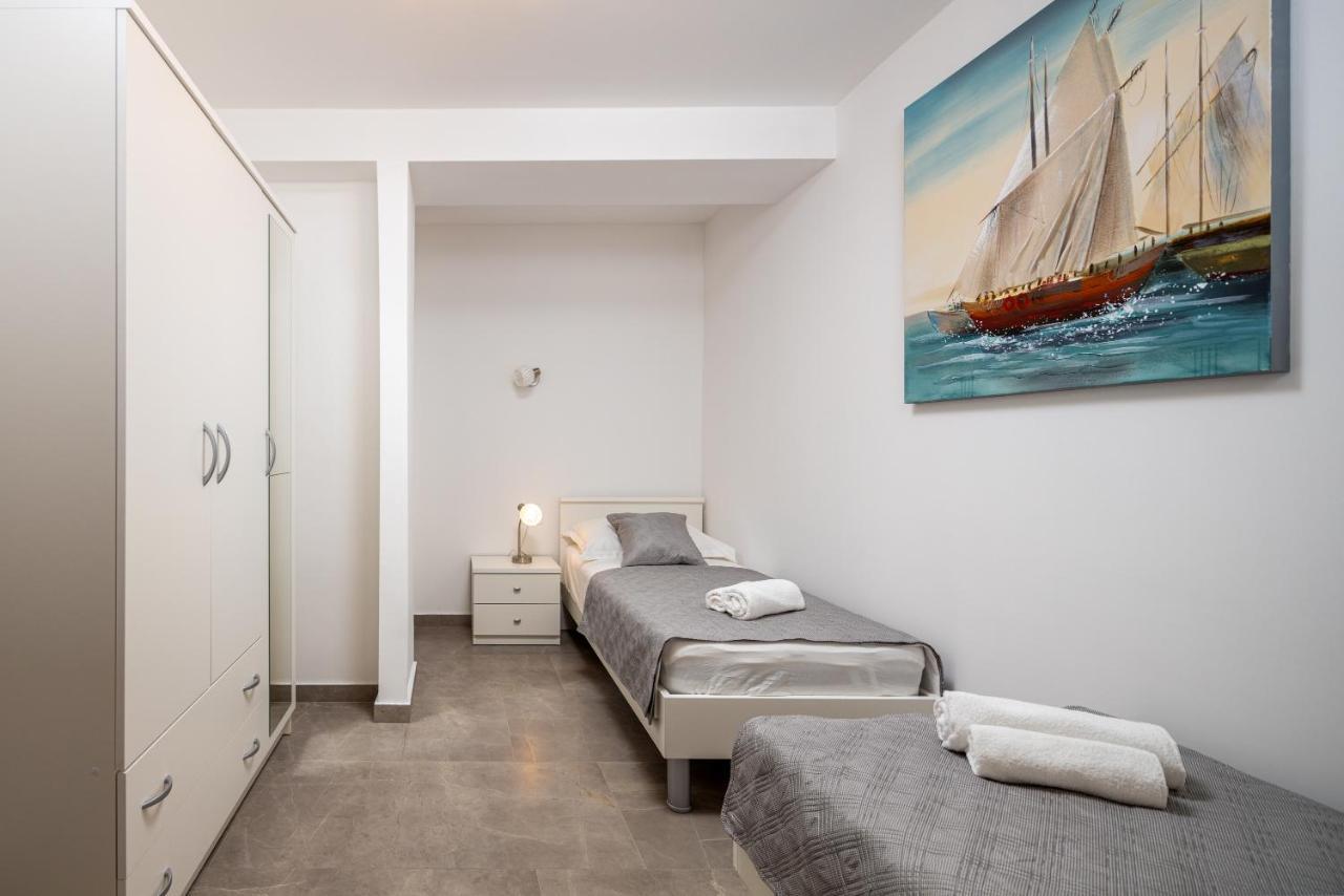 Apartment Navika Omis Luaran gambar