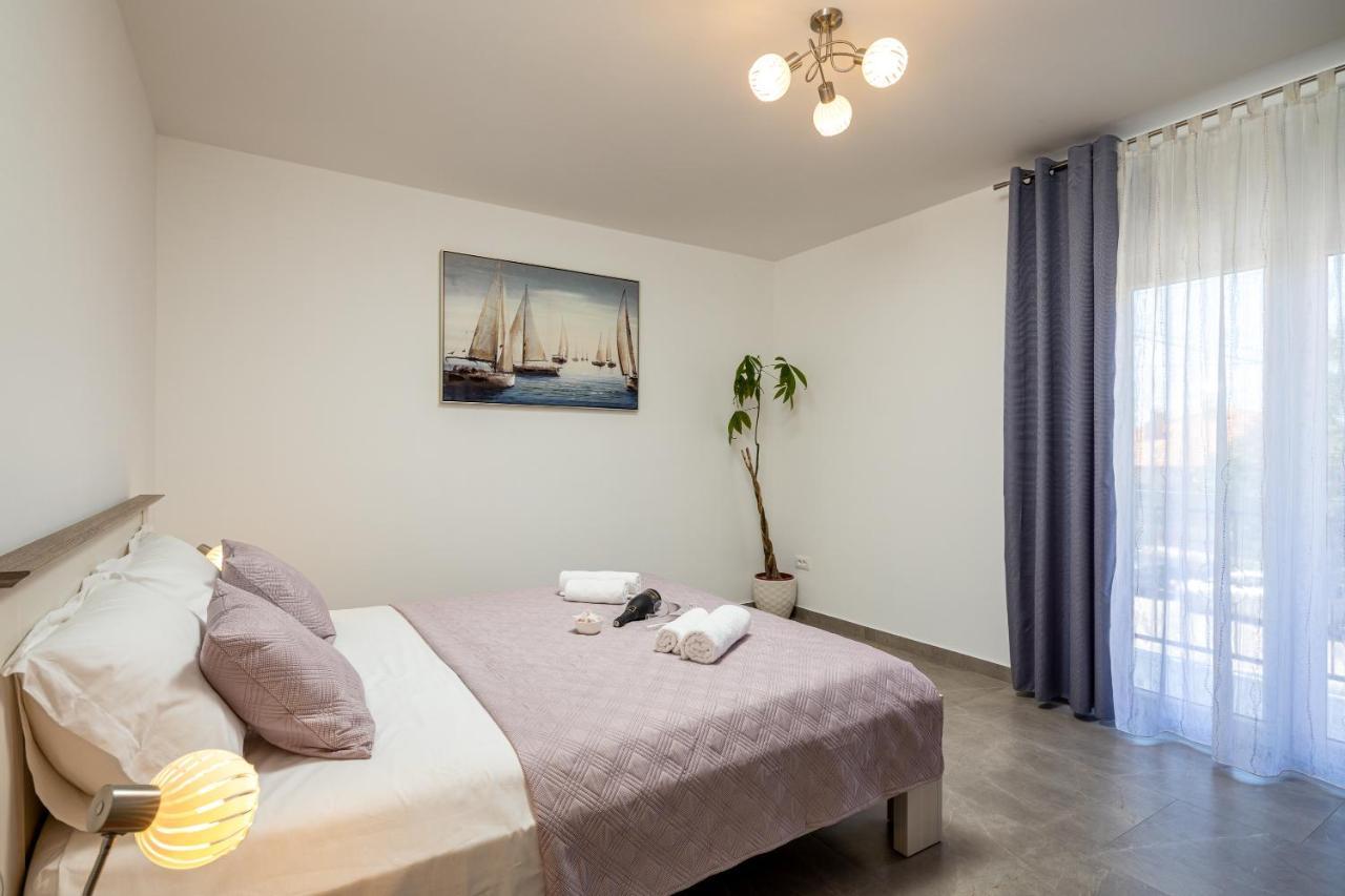 Apartment Navika Omis Luaran gambar